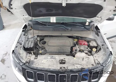 2019 Jeep Compass Trailhawk 4X4 z USA, uszkodzony, nr VIN 3C4NJDDBXKT668755